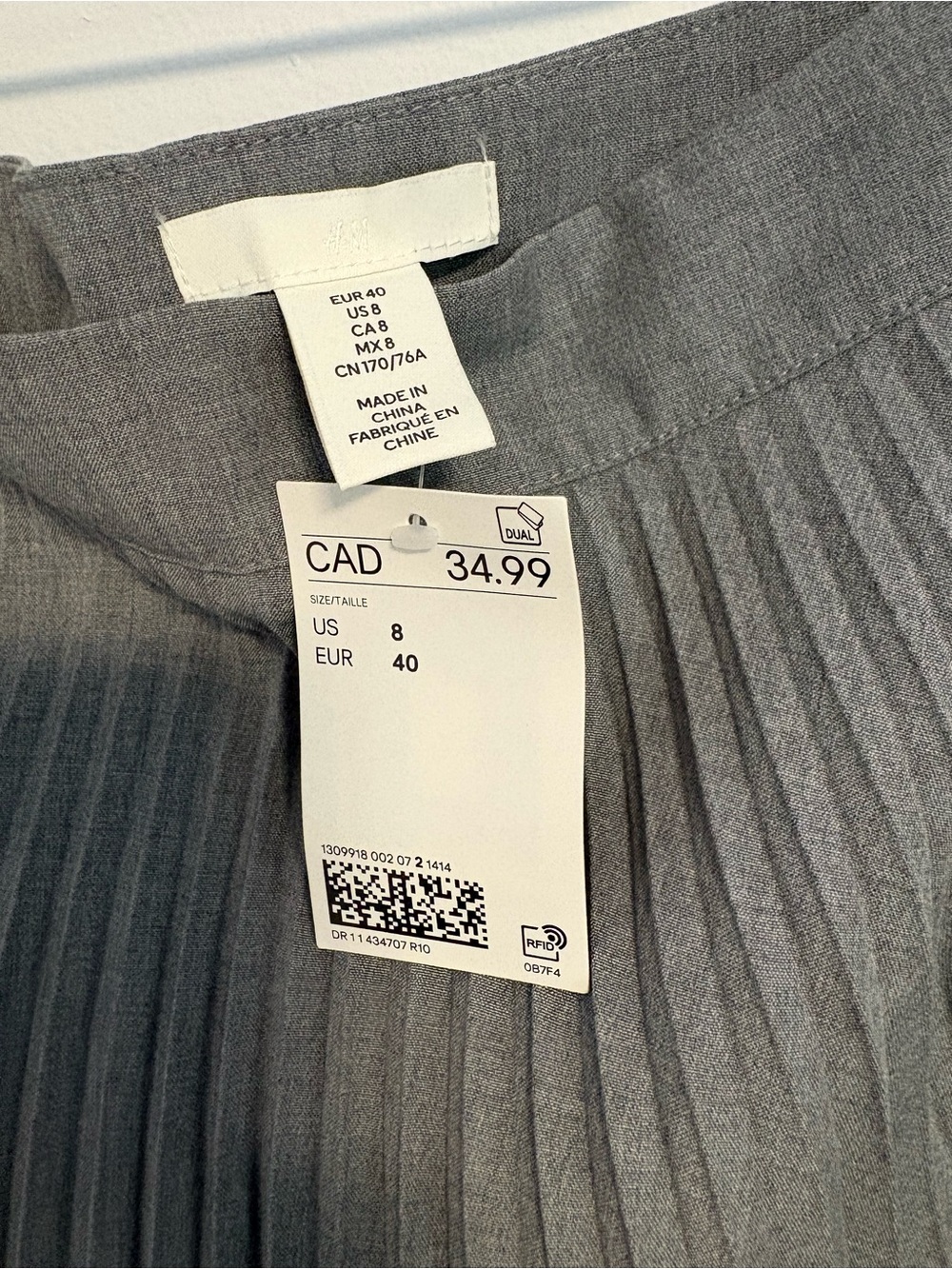 H&M Gray Pleated A-Line Skirt